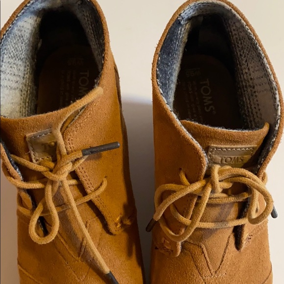 ✨BRAND NEW✨TOMS TAN BROWN WEDGE BOOTIES FOR FALL - Picture 9 of 12
